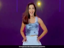 गौहर खान ने 'Move Your Body' सॉन्ग पर किया धमाकेदार डांस, बार-बार देखा जा रहा Video गौहर खान ने 'Move Your Body' सॉन्ग पर किया धमाकेदार डांस, बार-बार देखा जा रहा Video