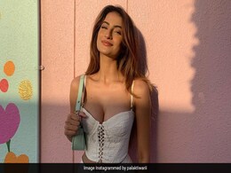 Palak Tiwari ने सिंपल लुक को इस स्टाइल से बनाया ग्लैमरस, दीवा के समर फैशन से आप भी ले सकती हैं इंस्पिरेशन Palak Tiwari ने सिंपल लुक को इस स्टाइल से बनाया ग्लैमरस, दीवा के समर फैशन से आप भी ले सकती हैं इंस्पिरेशन