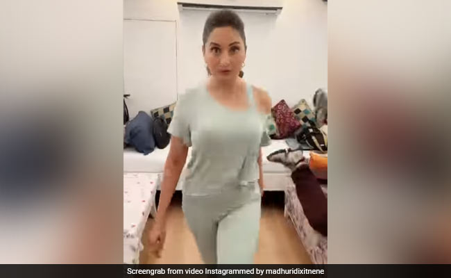 Madhuri Dixit's "Model Face" Is Everyone's Favourite. Even Anushka Sharma's