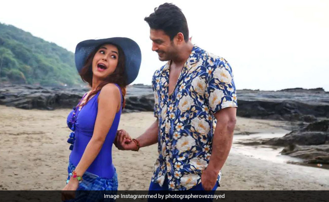 शहनाज गिल और सिद्धार्थ शुक्ला के आखिरी गाने 'अधूरा' का पोस्टर रिलीज, श्रेया घोषाल बोलीं- अधूरा है पर पूरा रहेगा