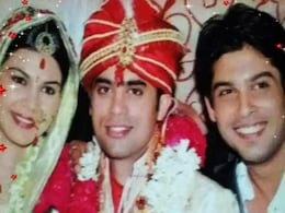 कजिन की वेडिंग से वायरल हुईं सिद्धार्थ शुक्ला की अनदेखी Photos, फूलों की माला पहनकर किया था डांस कजिन की वेडिंग से वायरल हुईं सिद्धार्थ शुक्ला की अनदेखी Photos, फूलों की माला पहनकर किया था डांस
