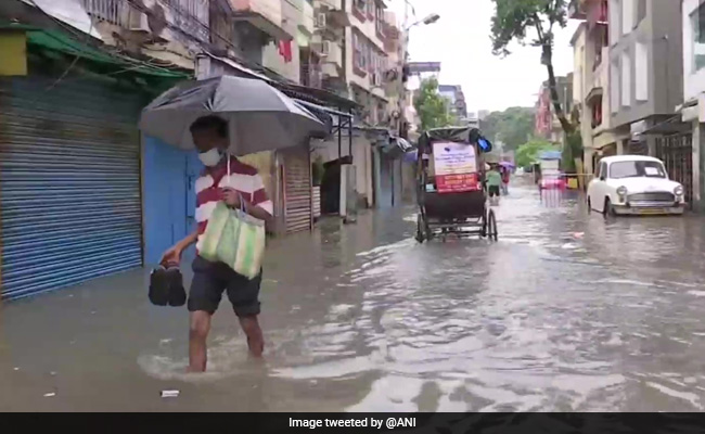 Kolkata, Adjoining Areas Witness Heavy Rain
