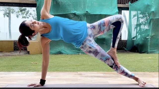 Eka Pada Vasisthasana helps improve balance, concentration and focus