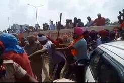Farmers, Cops Faceoff Ahead Of Akali Dal President's Rally In Punjab's Moga Farmers, Cops Faceoff Ahead Of Akali Dal President's Rally In Punjab's Moga