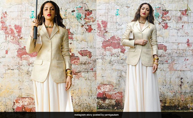 We Never Knew A Blazer And Pleated Skirt Could Look This Chic Until Yami Gautam Wore it