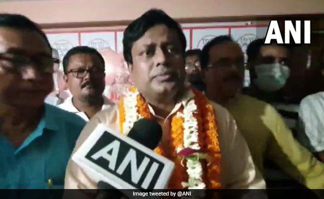 Row After Minister Stopped From Entering VVIP Zone During PM's Kolkata Visit