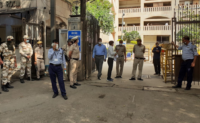 Explosion In Delhi's Rohini Court, Proceedings Suspended, Cops Investigate