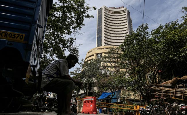 Sleep Deprived, Extra Hours: How Bankers Work Under Mega IPO Frenzy