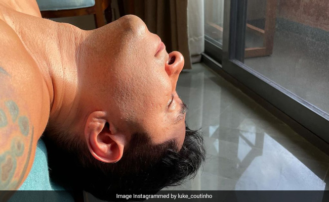 This pose can help you increase blood flow to the brain, face and hair follicles