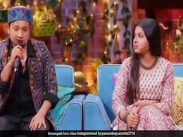 पवनदीप राजन ने अरुणिता कांजीलाल के लिए गाया 'चांद छुपा बादल में' गाना, यूं शरमाईं सिंगर पवनदीप राजन ने अरुणिता कांजीलाल के लिए गाया 'चांद छुपा बादल में' गाना, यूं शरमाईं सिंगर
