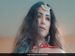 Hina Khan ने अपने दो अलग-अलग स्टाइल दिखाते हुए शेयर किया वीडियो, फैन्स बोले- आप तो हर लुक में ग्लैमरस लगती हैं... Hina Khan ने अपने दो अलग-अलग स्टाइल दिखाते हुए शेयर किया वीडियो, फैन्स बोले- आप तो हर लुक में ग्लैमरस लगती हैं...