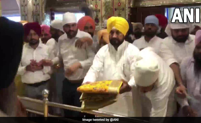 New Punjab Chief Minister Visits Gurudwara Ahead of Oath Ceremony