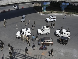 Will Review Kashmir Internet Ban: Police After Burial Of Separatist Will Review Kashmir Internet Ban: Police After Burial Of Separatist