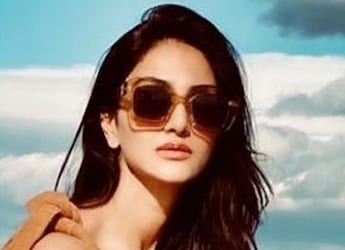 Vaani Kapoor's Healthy Bowl Is All About Blueberries And Nuts; See Pics Vaani Kapoor's Healthy Bowl Is All About Blueberries And Nuts; See Pics