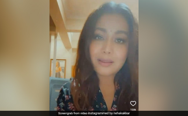 Neha Kakkar ने गाया 'Chand Mera Naraz Hai' सॉन्ग, फैन्स बोले- कितनी खूबसूरत आवाज है...Video वायरल