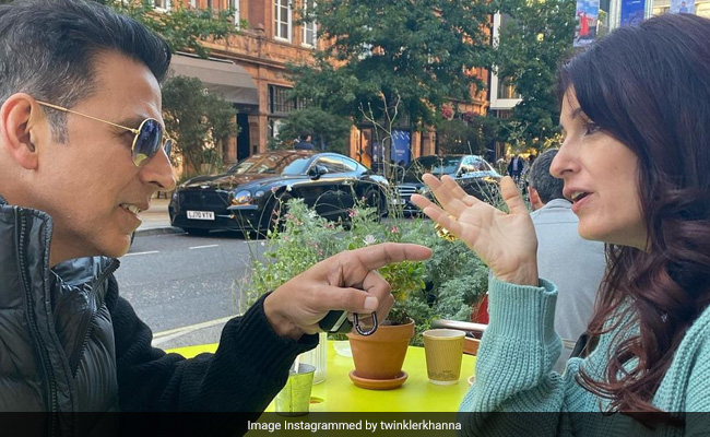 Akshay Kumar And Twinkle Khanna's "<I>Jab We Met</i> To What The Heck" Story In 6 Pics