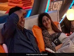"Sidharth Shukla Gone Too Soon": <I>Bigg Boss</i> Stars Nikki Tamboli, Asim Riaz And Others Mourn Actor "Sidharth Shukla Gone Too Soon": <I>Bigg Boss</i> Stars Nikki Tamboli, Asim Riaz And Others Mourn Actor