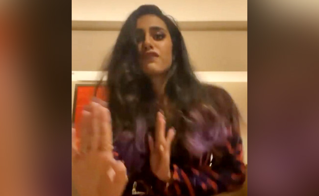 Priya Prakash Varrier Video: प्रिया प्रकाश वारियर ने स्टनिंग लुक में किया धमाकेदार डांस, देखें वीडियो