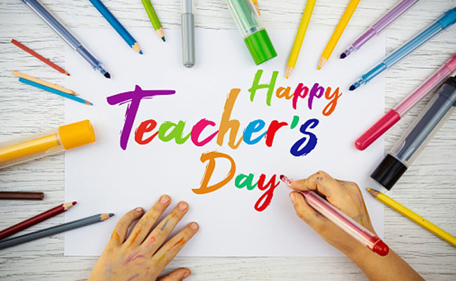 Happy Teachers Day 2025: वही शागिर्द फिर हो जाते हैं उस्ताद...शिक्षक दिवस पर दिल छू लेगी ये शायरी