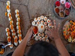 Pitru Paksha 2021: जानिये क्यों पिंडदान के दौरान चावल की बनाई जाती है पिंडी Pitru Paksha 2021: जानिये क्यों पिंडदान के दौरान चावल की बनाई जाती है पिंडी