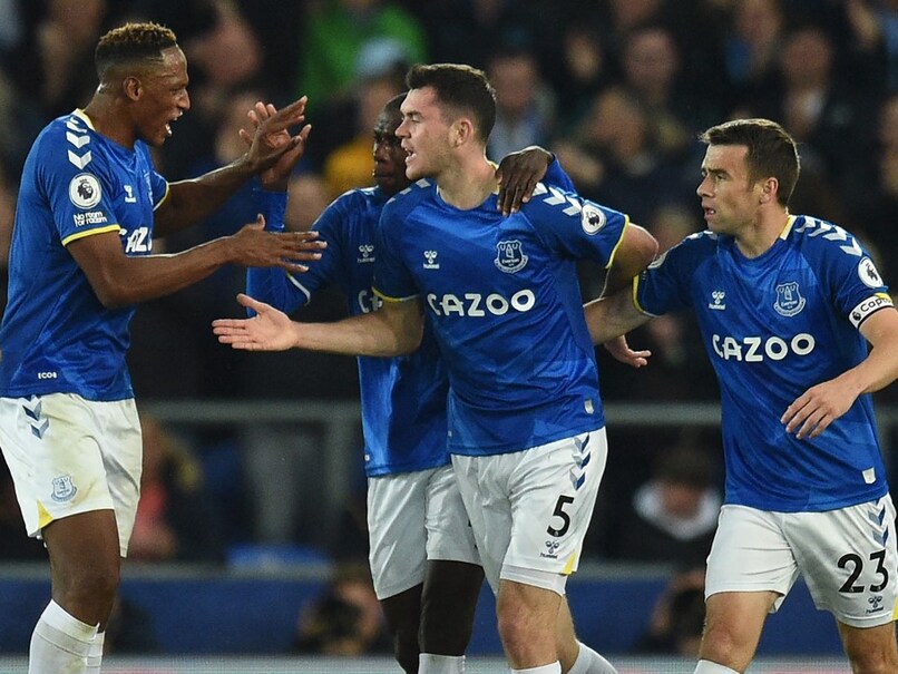 Everton Blitz Burnley To Move Joint Top Of Premier League