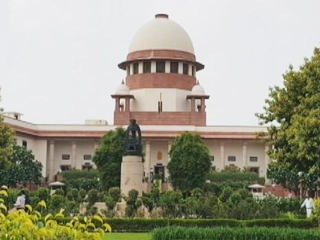 भारतीय छात्रों की देश में मेडिकल शिक्षा जारी रखने की अर्ज़ी पर केंद्र को SC का नोटिस