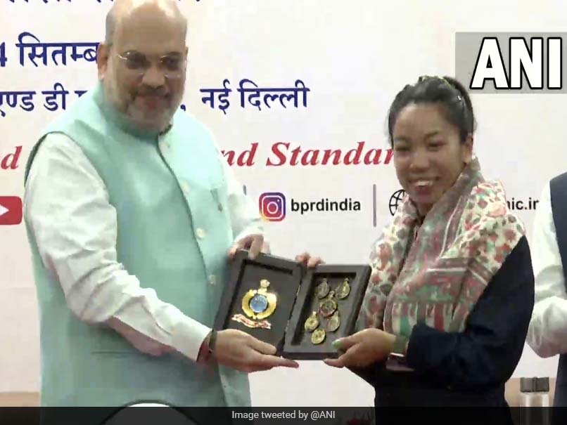 Amit Shah Felicitates Olympic Silver Medallist Mirabai Chanu