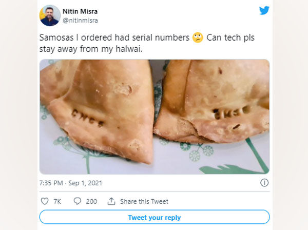 कभी देखा है ऐसा समोसा, जिसमें सिरियल नंबर लगा हो, फोटो हो रही है वायरल