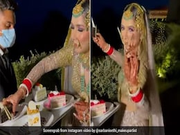Bride Eats Pastry While Dancing On Wedding Day, 'Relatable' Says Internet Bride Eats Pastry While Dancing On Wedding Day, 'Relatable' Says Internet
