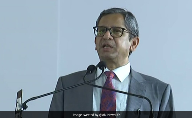 इंदिरा गांधी को अयोग्य घोषित करना साहसिक फैसला : CJI रमना