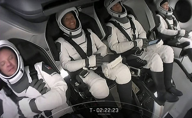 स्पेस टूरिज्म में SpaceX ने रचा इतिहास, पहली बार ऑल सिविलियन क्रू को अंतरिक्ष की यात्रा के लिए भेजा