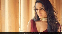 Shraddha Kapoor Digs Into Some Crunchy Chaat; Ranveer Singh Reacts