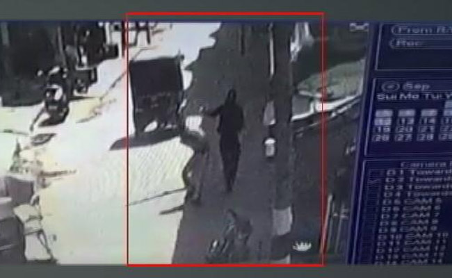 CCTV Shows Terrorist Firing At Srinagar Cop, He Died In Line Of Duty