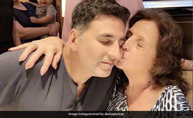 "Sure Mom Is Singing Happy Birthday To Me," Writes Akshay Kumar