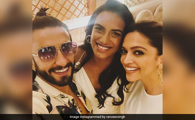 Deepika Padukone And Ranveer Singh Had A "Smashing Time" With PV Sindhu At Dinner