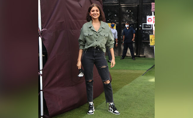 Anushka Sharma's Casual Yet Chic Look Is Complete With Her Rs 18K Nike Air Jordan Sneakers
