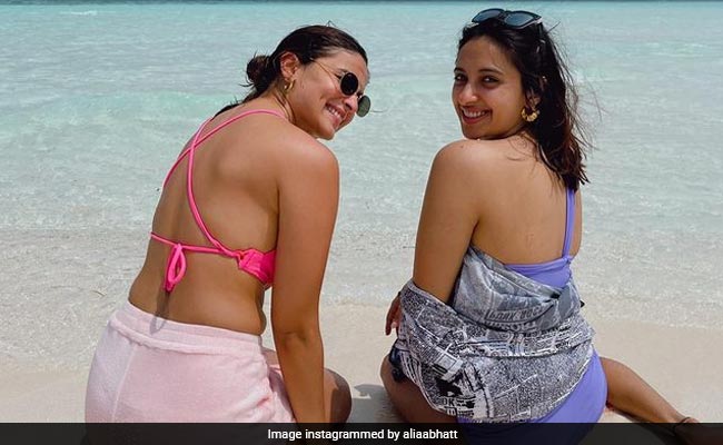 Alia Bhatt's Birthday Wish For Bestie Akansha Ranjan Kapoor Is A Maldives Throwback