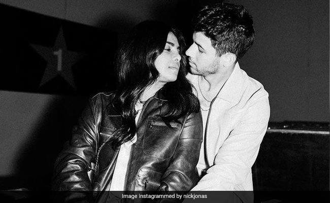 Nick Jonas Is All Hearts For This Pic With Priyanka Chopra