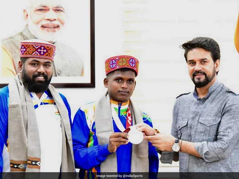 Tokyo Paralympics: Sports Minister Anurag Thakur Felicitates Silver Medallist Mariyappan Thangavelu
