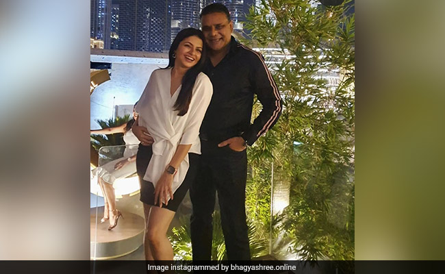 भाग्यश्री पति के साथ दुबई में यूं चिल करती आईं नजर, फैंस बोले- दिल दीवाना...