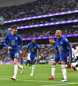 Premier League: Chelsea Outclass Tottenham Hotspur As Stars Pay Tribute To Jimmy Greaves