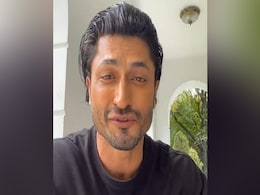 बेस्ट फ्रेंड सिद्धार्थ शुक्ला को याद कर विद्युत जामवाल ने शेयर किए कई किस्से, फैन्स ने कहा- बेस्ट ट्रिब्यूट... बेस्ट फ्रेंड सिद्धार्थ शुक्ला को याद कर विद्युत जामवाल ने शेयर किए कई किस्से, फैन्स ने कहा- बेस्ट ट्रिब्यूट...