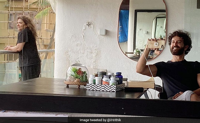 Even Hrithik Roshan Has "<i>Seelan Ki Problem.</i>" Actor's Pic Amuses Twitter