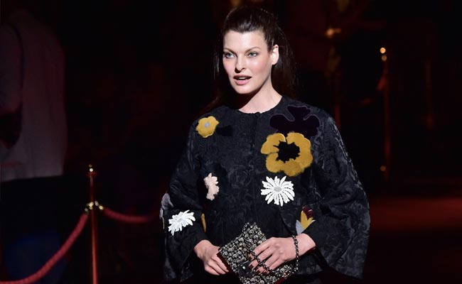 Supermodel Linda Evangelista Is "Disfigured" After Cosmetic Treatment Gone Wrong