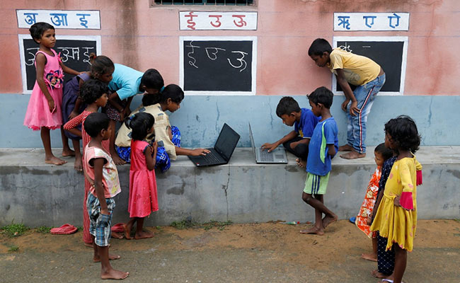 In Bengal Village, Teacher Turns Walls Into Blackboards To Close Digital Gap