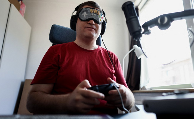 Blind Video Game Champion Takes On Streaming Platform Audience
