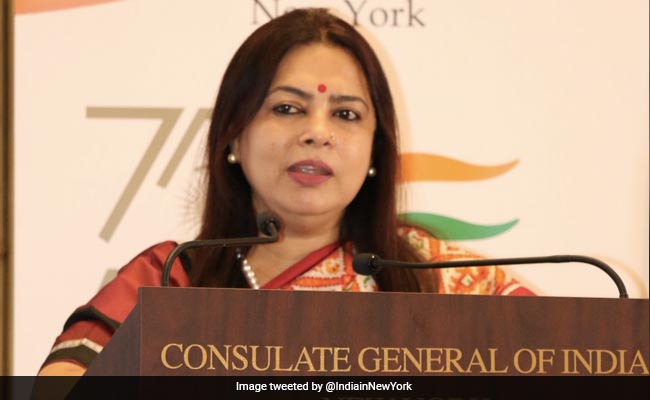 'भारत माता की जय' ना बोलने पर दर्शकों पर भड़कीं केंद्रीय मंत्री मीनाक्षी लेखी