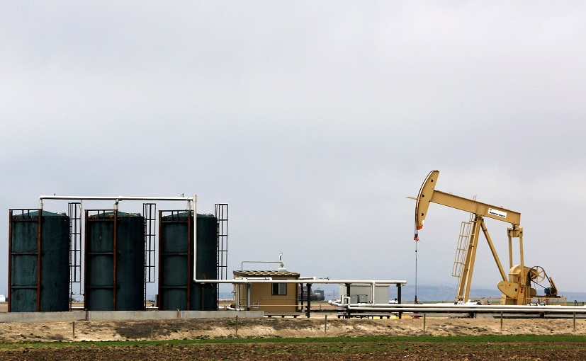 Oil Falls As Storm-Hit U.S. Supply Trickles Back Into Market