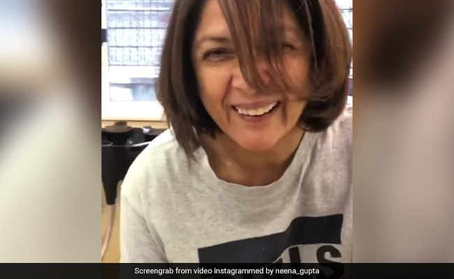 62 की उम्र में नीना गुप्ता के स्टाइलिश लुक ने जीता फैंस का दिल, बार-बार देखा जा रहा वीडियो