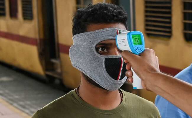Coronavirus India Cases: भारत में बुधवार को आए 41,965 कोविड केस, दुनिया में अब तक 21 करोड़ 77 लाख मामले दर्द Coronavirus India Cases: भारत में बुधवार को आए 41,965 कोविड केस, दुनिया में अब तक 21 करोड़ 77 लाख मामले दर्द